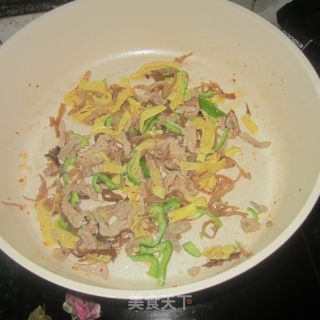 Shredded Eggs and Fungus recipe