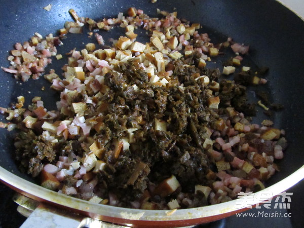 Bacon Sprouts Steamed Buns recipe