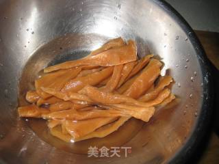 Stir-fried Dried Radish with Lard Residue recipe