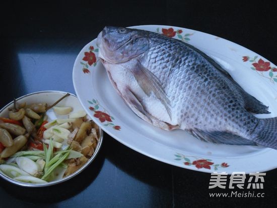 Stewed Sea Crucian Carp recipe