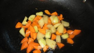 Stir-fried Potatoes with Carrots-----home Cooking recipe