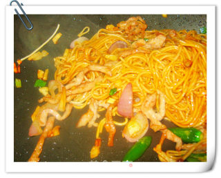 Simple and Delicious - Fried Noodles with Shredded Pork in Oyster Sauce recipe