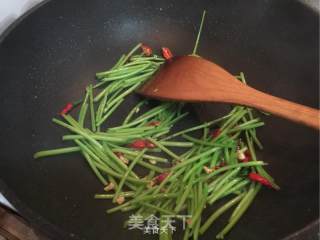 Fried Sweet Potato Stems with Zhitian Pepper recipe