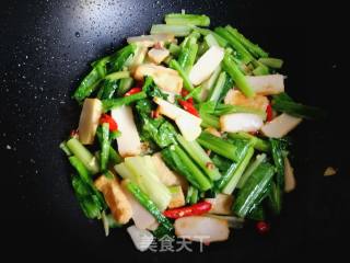 #团圆饭# Stir-fried Fish Tofu with Wheaten Vegetables recipe