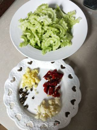 Vegetarian Fried Bitter Gourd recipe