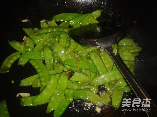 Stir-fried Snow Peas recipe