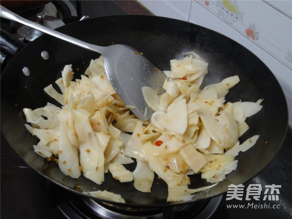 Sour Bamboo Shoots Beef recipe