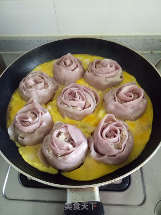 Fried Dumplings with Purple Sweet Potato and Rose Flower recipe