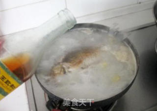 Crucian Tofu Soup-must-do for Babies recipe