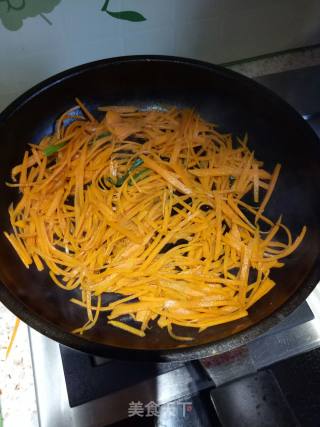Stir-fried Shredded Carrots recipe
