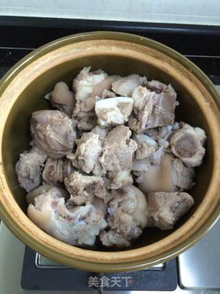 Chestnut Pig Feet recipe