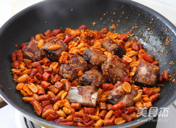 Pan-fried Spicy Spare Ribs recipe