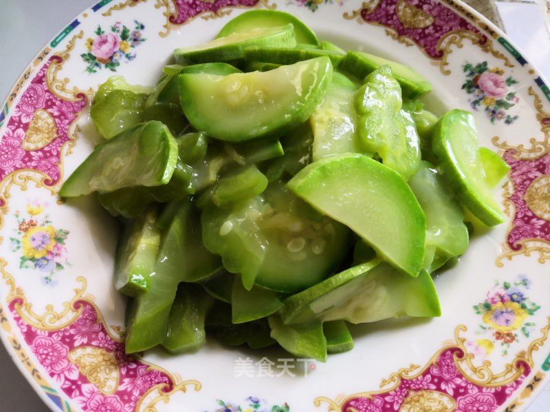 Stir-fried Zucchini and Bitter Gourd recipe