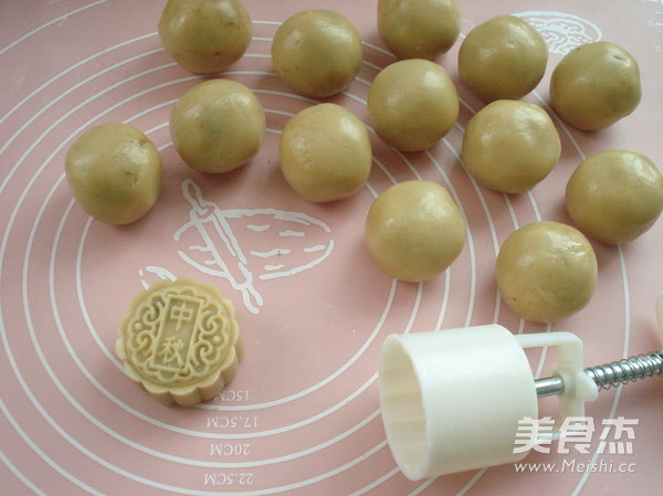 Red Bean Paste Cantonese Mooncake recipe