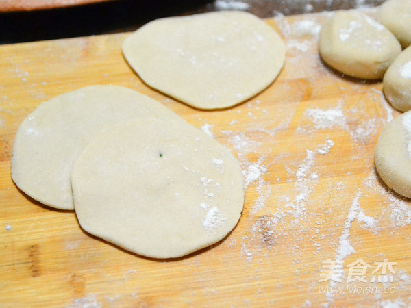 Three Fresh Buns with Pork and Leek on Top recipe