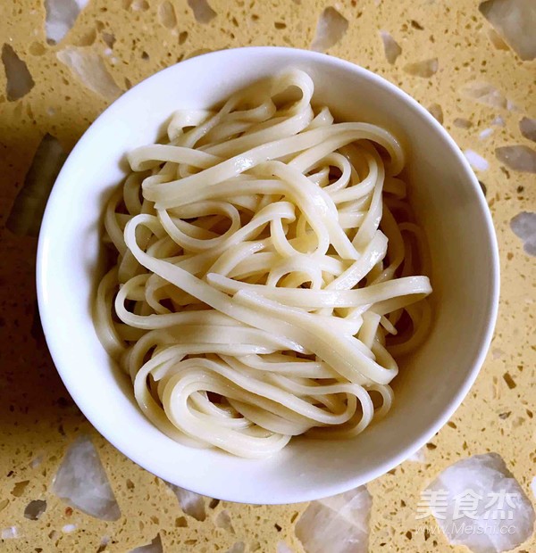 Cold Noodles with Beef and Melon recipe