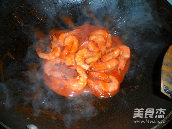 Maggi White Shrimp in Tomato Sauce recipe