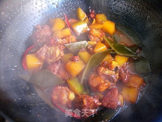 Let You Unknowingly Add A Few More Bowls of Rice-grilled Pork Ribs with Carrot and Seaweed recipe