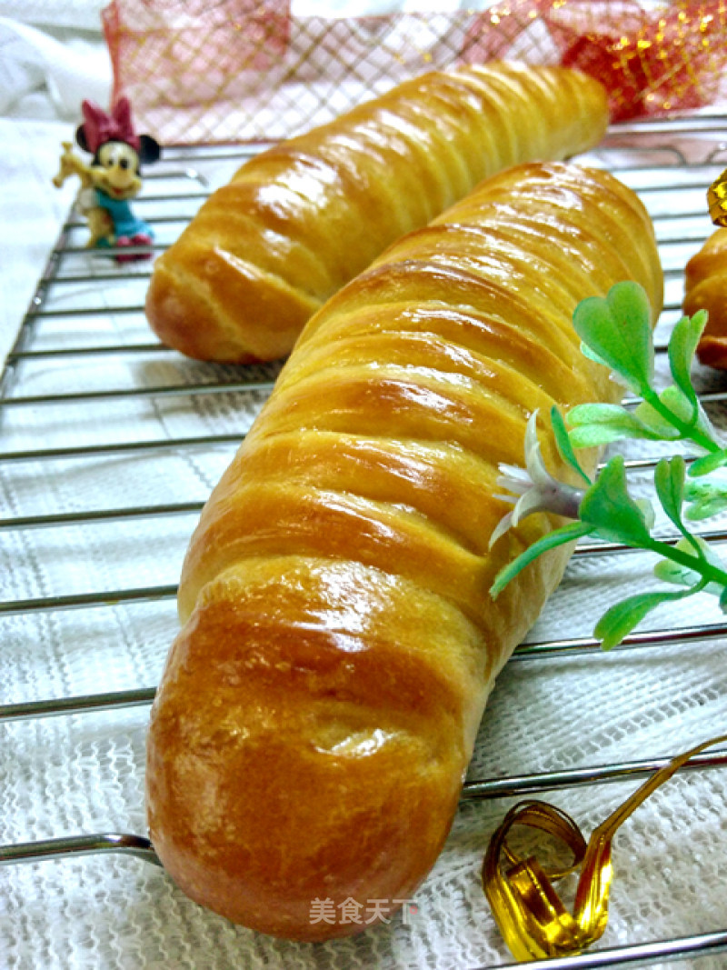 Caterpillar Bread with Cheese Raisin recipe