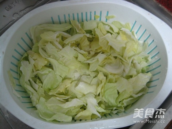 Stir-fried Shredded Cabbage with Olives and Vegetables recipe