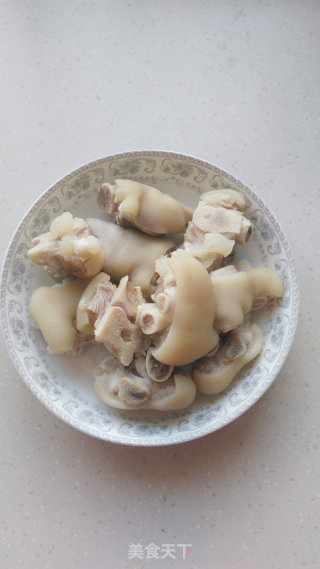 Seaweed and Soy Trotter Soup recipe