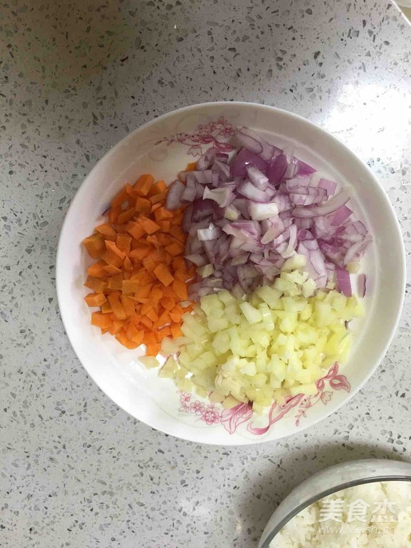 Fried Rice with Onion and Lotus Root recipe