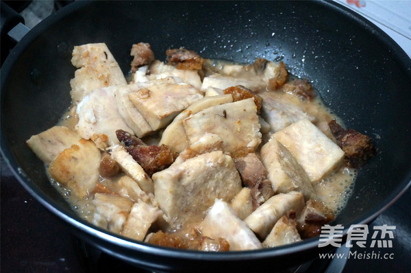 Roasted Pork and Taro Pot recipe