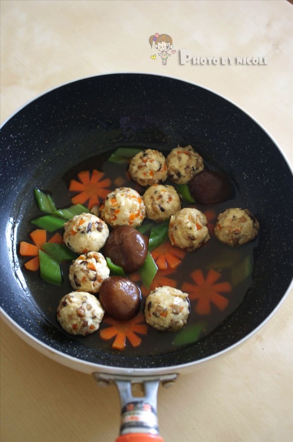Stewed Wheat-flavored Tofu Meatballs with Seasonal Vegetables recipe