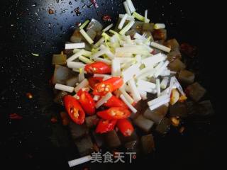 #团圆饭#garlic and Yellow Fried Jelly recipe