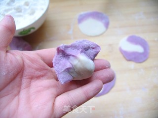 This Year's New Year We Will Eat Unusual Dumplings-romantic Two-color Egg Dumplings recipe