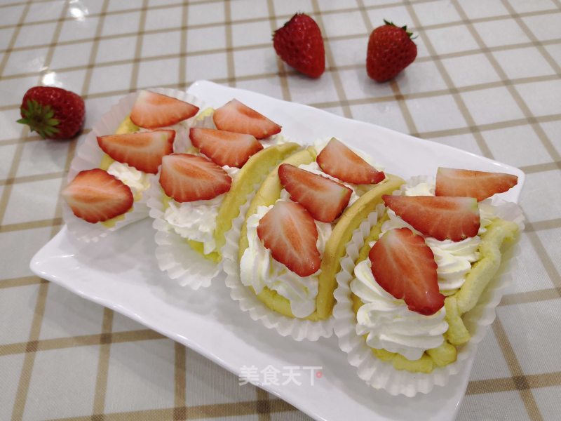 Strawberry Hug Cake recipe