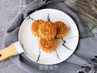 Cantonese Black Sesame Mooncake recipe