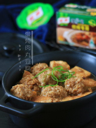 Slow-cooked Meatballs and Tofu Deep in One Pot Stew recipe