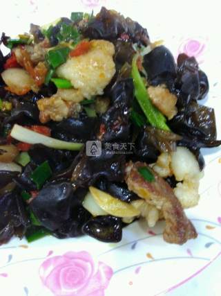 Fried Pork with Black Fungus recipe