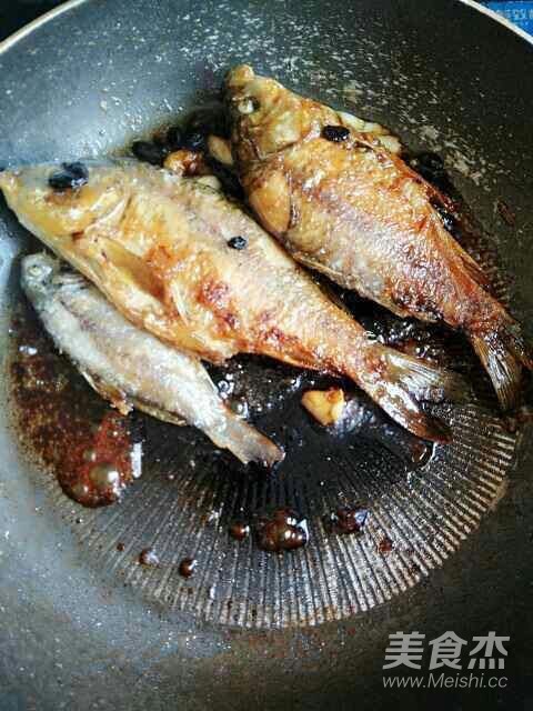 Braised Small Crucian Carp recipe