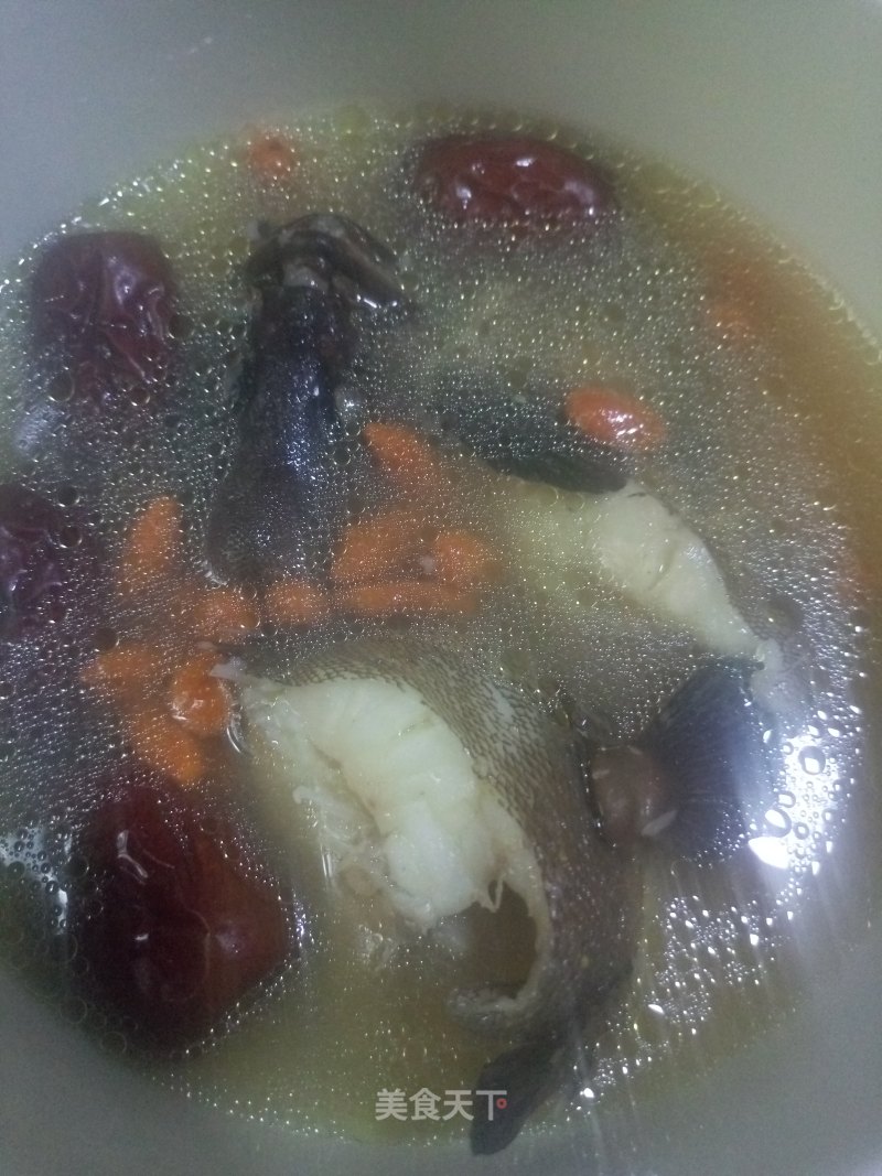 Red Dates and Wolfberry Grouper Soup recipe