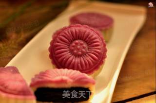 Two-color Black Sesame Snowy Mooncake recipe