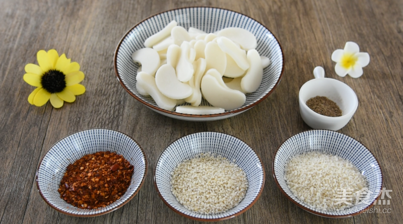 Stir-fried Rice Cake in Typhoon Shelter recipe