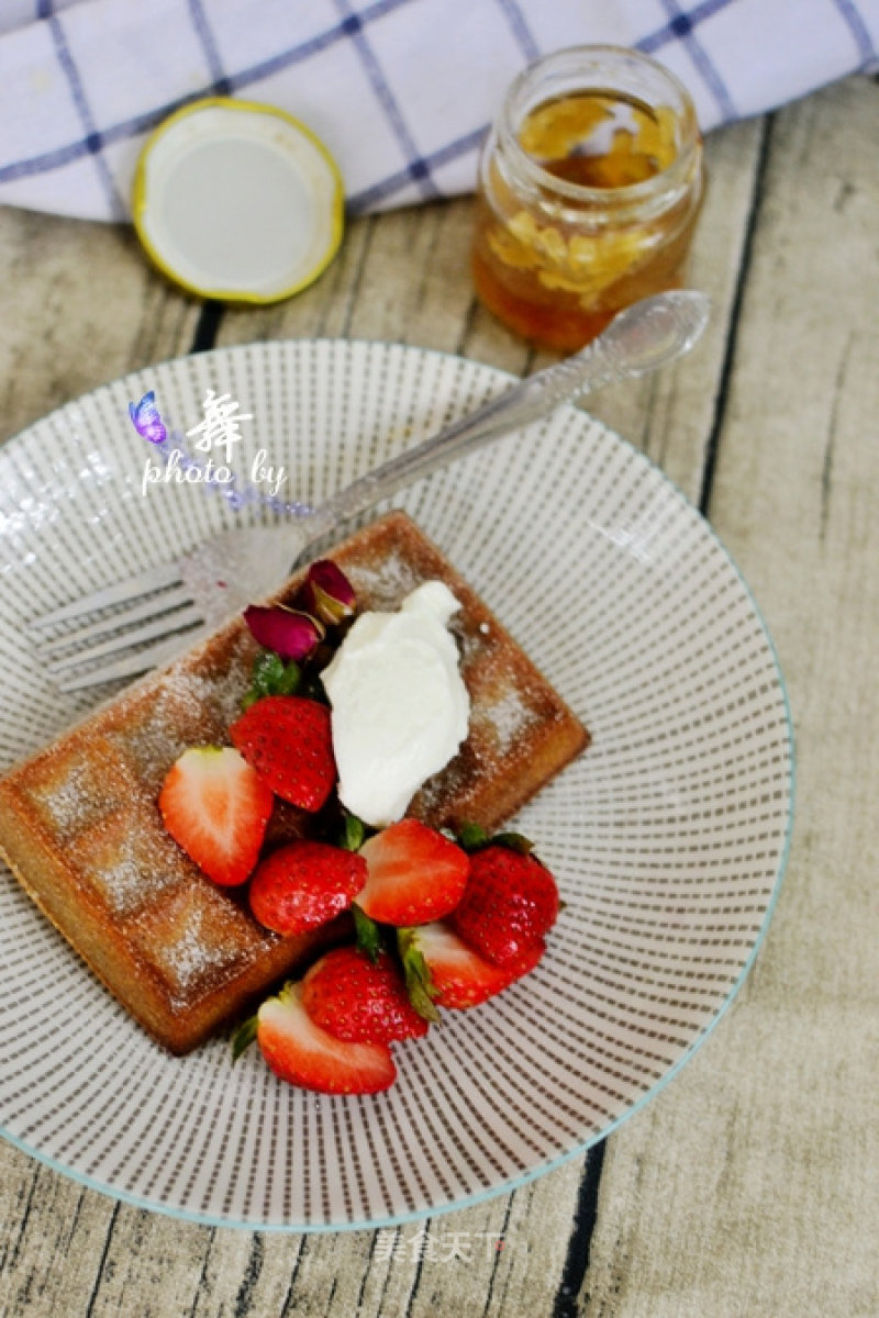 Rose Sauce Waffles