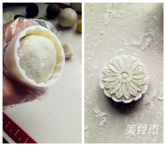 Custard Snowy Mooncakes recipe