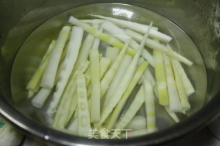 Spicy Fresh Bamboo Shoots recipe