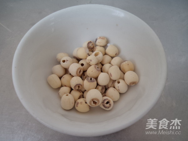 Lotus Seed Red Bean White Fungus Soup recipe