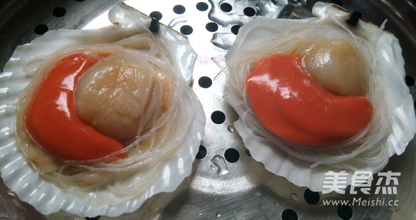 Steamed Scallops with Cantonese Garlic Vermicelli recipe