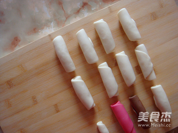 Creative Chinese Pastry Red Plum Primula recipe