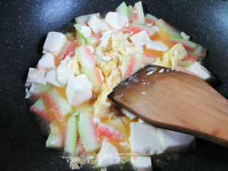 Tofu with Egg and Watermelon Peel recipe