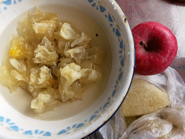 Apple Tremella Soup recipe