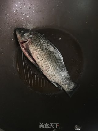 Carp Soup with White Radish recipe