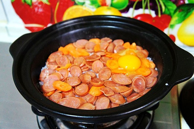 You Don’t Need to Buy The Claypot Rice that Your Child Loves. It’s Delicious to Cook at Home recipe