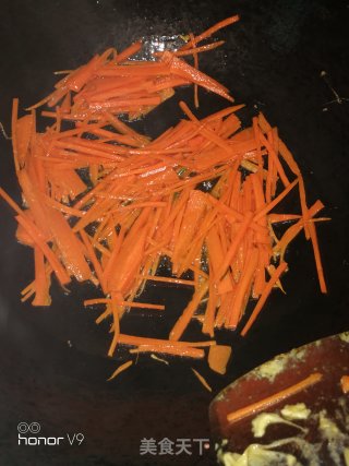 Scrambled Eggs with Chives and Carrots recipe