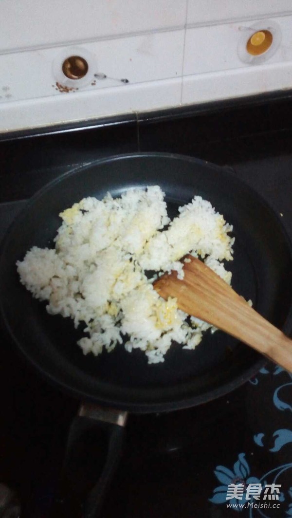 Easy Yangzhou Egg Fried Rice recipe